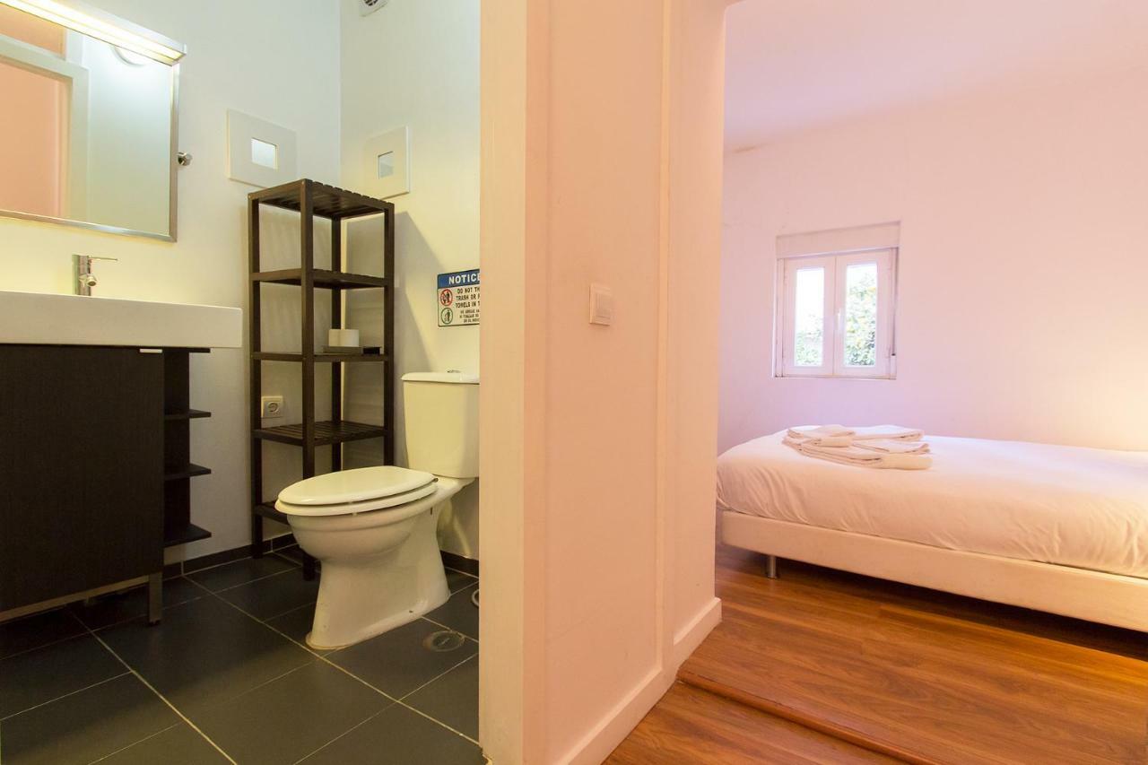 Typical Tailor Made Flat In Central Graca Lisbona Esterno foto